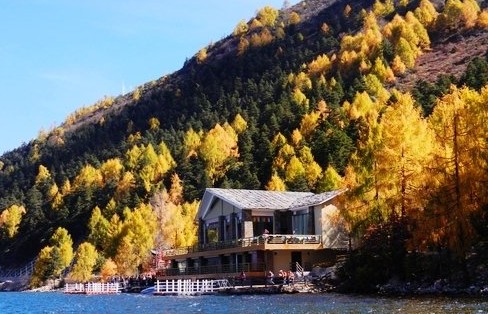 成都租车到山川赏红叶泡温泉